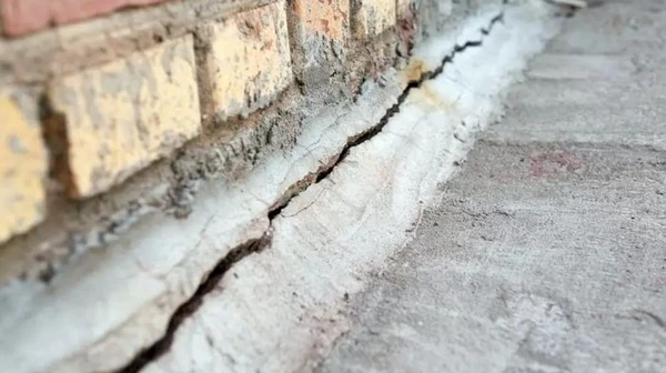 Как да разберем, че основите на къщата спешно се нуждаят от ремонт